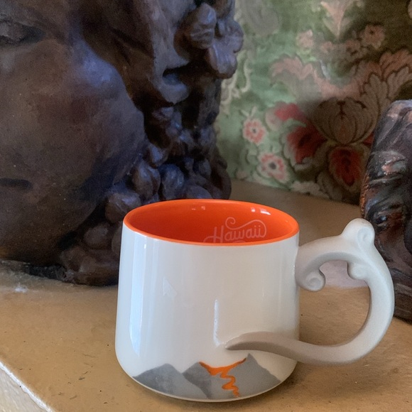 Starbucks 2014 Hawaii Volcano 10 fl oz Mug. - Picture 5 of 5